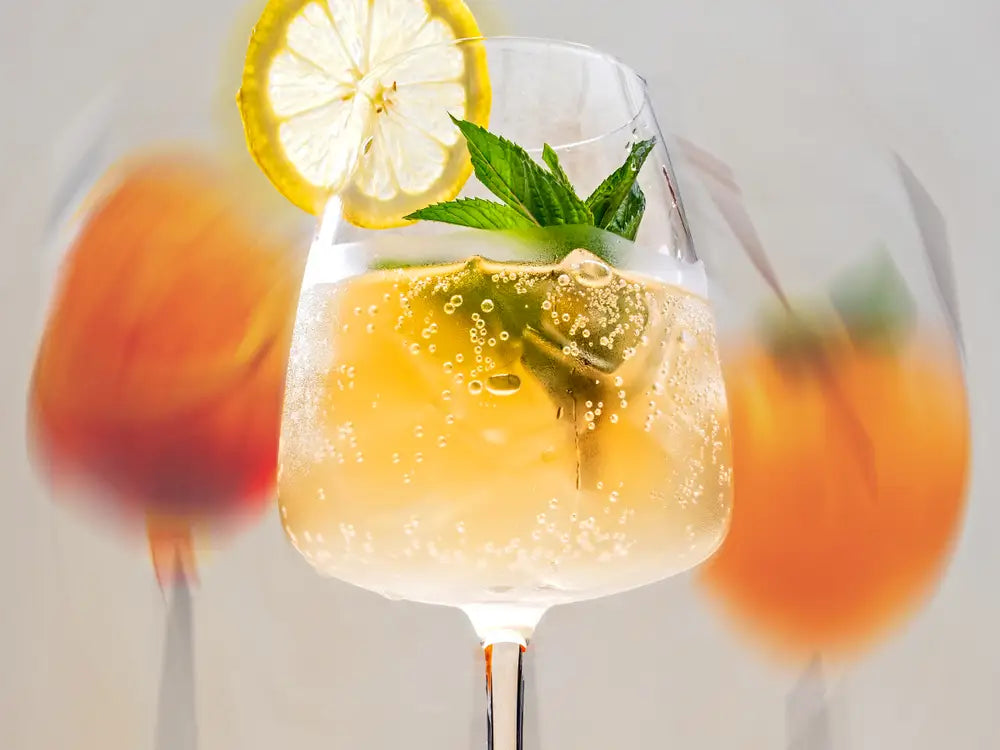 Hugo Spritz : le cocktail tendance qui détrône l’Aperol Spritz ?